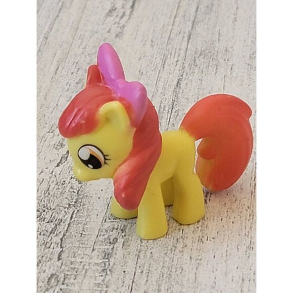 Hasbro My Little Pony yellow no cutie mark baby toy figure - Picture 4 of 5